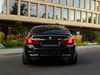 2015 BMW M5 V (F10) Рестайлинг, чёрный, 5600000 рублей, вид 4