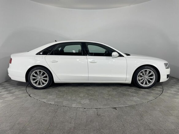 2011 Audi A8 Long III (D4), белый, 2750000 рублей - вид 2