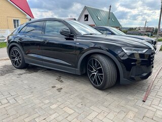 2021 Audi Q8 50 TDI I (4M), чёрный, 7098000 рублей, вид 2