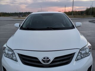 2012 Toyota Corolla X (E140, E150) Рестайлинг, белый, 1050000 рублей, вид 1