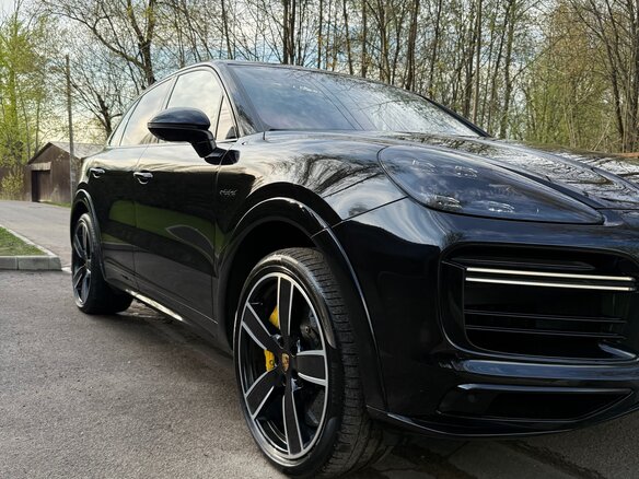 2019 Porsche Cayenne Turbo S E-Hybrid III, чёрный, 12300000 рублей - вид 7