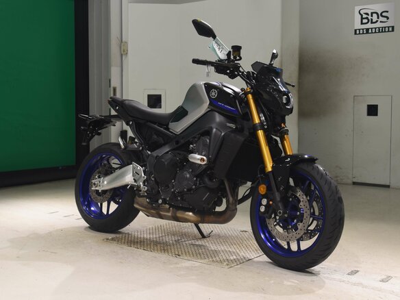 2022 Yamaha MT-09 (FZ-09), серебристый, 1150000 рублей - вид 2