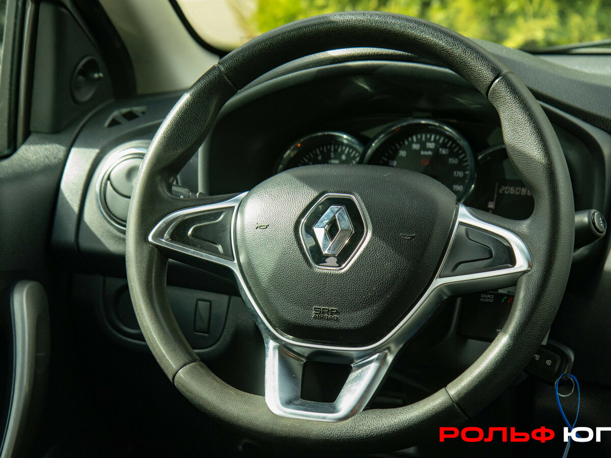 Открыть фотографии: Renault Logan II Рестайлинг