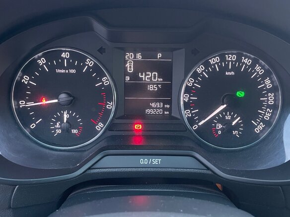 2014 Skoda Octavia III (A7), красный, 785000 рублей - вид 8