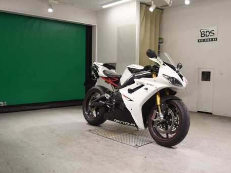 2013 Triumph Daytona 675, белый, 445000 рублей, вид 2
