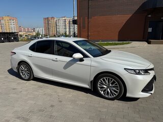 2018 Toyota Camry VIII (XV70), белый, 2500000 рублей, вид 4