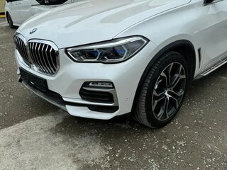 2021 BMW X5 40i IV (G05/G18), белый, 8900000 рублей, вид 3