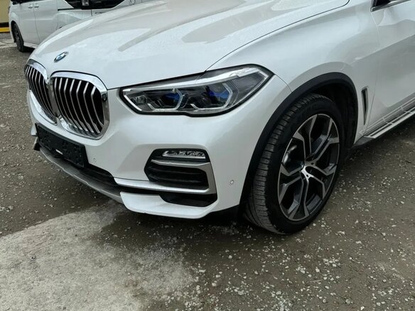 2021 BMW X5 40i IV (G05/G18), белый, 8900000 рублей - вид 2