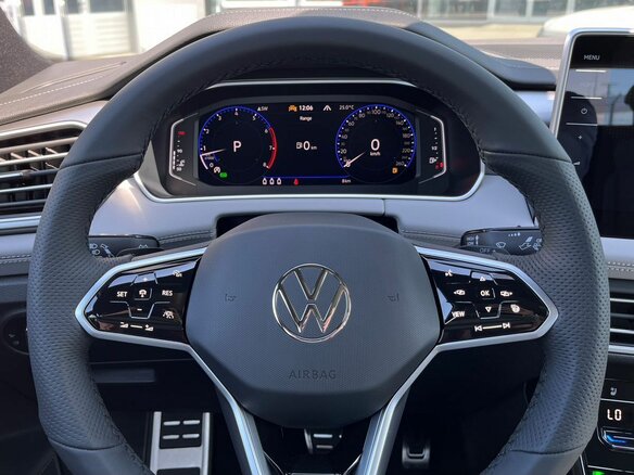 2024 Volkswagen Tayron X I Рестайлинг, белый, 5000000 рублей - вид 30