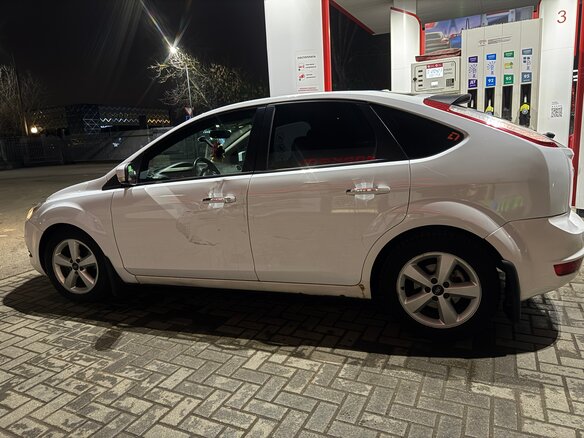 2009 Ford Focus II Рестайлинг, белый, 520000 рублей - вид 9