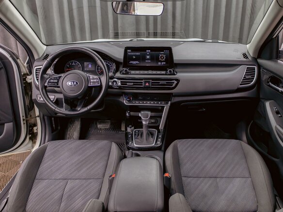 2021 Kia Seltos I, белый, 1815000 рублей - вид 15