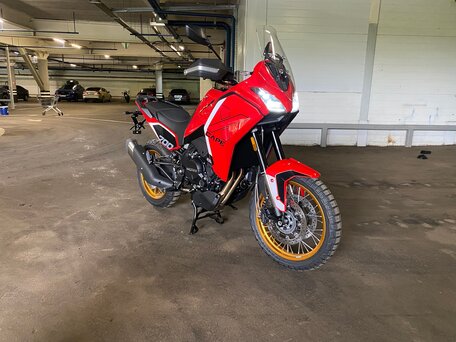 2026 Moto Morini X-CAPE, красный, 889000 рублей, вид 3