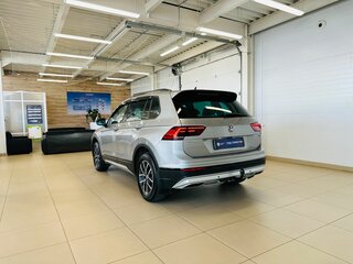 2020 Volkswagen Tiguan II, серый, 3299900 рублей, вид 4