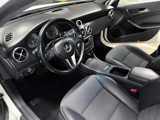 2014 Mercedes-Benz A-Класс 180 III (W176), белый, 1450000 рублей, вид 2