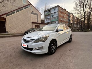 2015 Hyundai Solaris I Рестайлинг, белый, 660000 рублей, вид 5