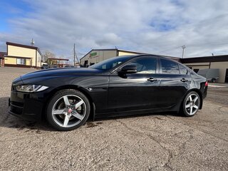 2017 Jaguar XE I, чёрный, 1700000 рублей, вид 3