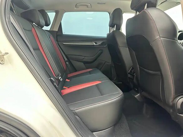 2022 Skoda Karoq I Рестайлинг, белый, 2750000 рублей - вид 15