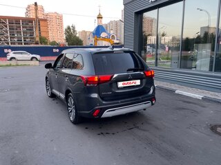 2021 Mitsubishi Outlander III Рестайлинг 3, серый, 3100000 рублей, вид 4