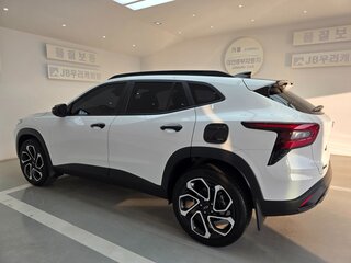 2023 Chevrolet Trax II, белый, 1543000 рублей, вид 4