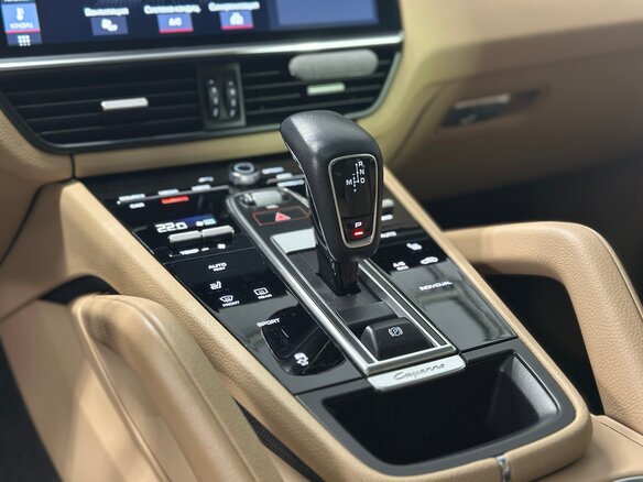2018 Porsche Cayenne III, чёрный, 5950000 рублей - вид 21