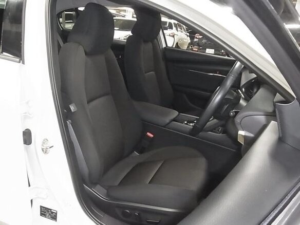 2021 Mazda 3 IV (BP), белый, 1920071 рублей - вид 3