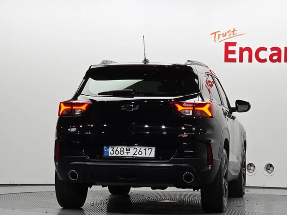 2023 Chevrolet TrailBlazer III, чёрный - вид 3