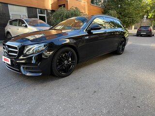 2018 Mercedes-Benz E-Класс 200 V (W213, S213, C238), чёрный, 2200000 рублей, вид 1