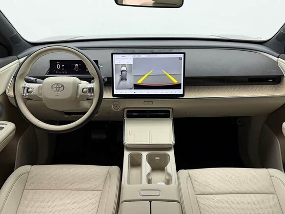 2025 Toyota bZ3X 58.3 kWh, чёрный, 3500000 рублей - вид 3