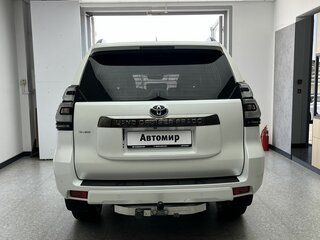 2021 Toyota Land Cruiser Prado 150 Series Рестайлинг 3, белый, 6770000 рублей, вид 5