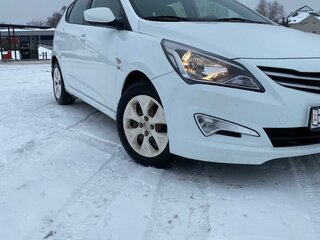 2014 Hyundai Solaris I Рестайлинг, белый, 920000 рублей, вид 2