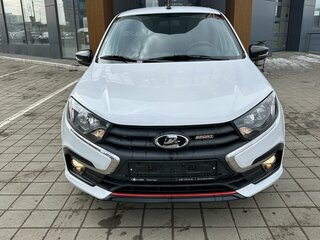 2026 Lada (ВАЗ) Granta Sport I Рестайлинг, белый, 1637000 рублей, вид 2
