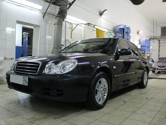 2004 Hyundai Sonata ТагАЗ IV (EF) Рестайлинг, чёрный - вид 4