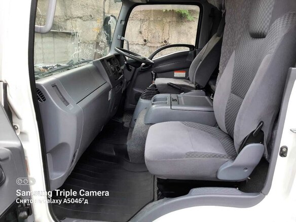 2013 Isuzu Forward (F-Series), белый, 6250000 рублей - вид 17