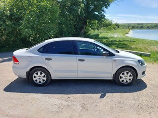 2011 Volkswagen Polo V, белый, 830000 рублей, вид 3