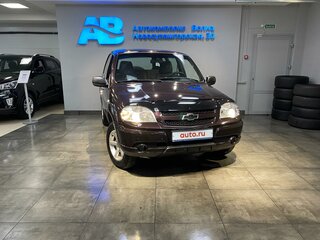 2017 Chevrolet Niva I Рестайлинг, коричневый, 675000 рублей, вид 1