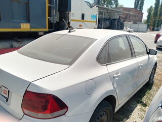 2017 Volkswagen Polo V Рестайлинг, белый, 680000 рублей, вид 3