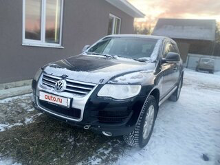 2007 Volkswagen Touareg I Рестайлинг, чёрный, 1050000 рублей, вид 1