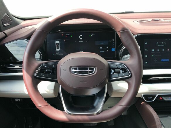 2024 Geely Monjaro I, серый, 3200000 рублей - вид 10