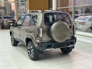 2026 Lada (ВАЗ) Niva Travel I Рестайлинг, коричневый, 1809000 рублей, вид 5