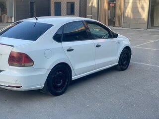 2015 Volkswagen Polo V Рестайлинг, белый, 485000 рублей, вид 3