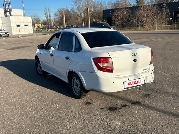 2012 Lada (ВАЗ) Granta I, белый, 115000 рублей - вид 4