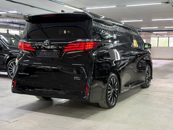 2023 Toyota Alphard IV, чёрный, 13999000 рублей - вид 6