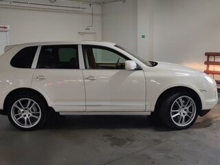 2009 Porsche Cayenne S I Рестайлинг (957), белый, 1530000 рублей, вид 4