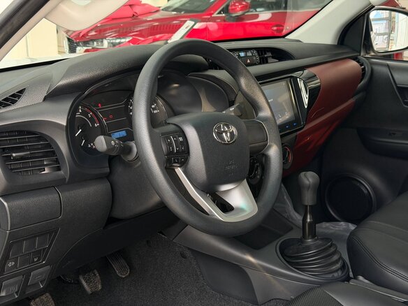 2026 Toyota Hilux VIII Рестайлинг 2, белый, 5900000 рублей - вид 7