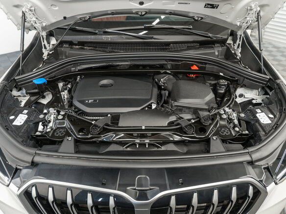 2026 BMW X1 Long 25Li xDrive III (U11/U12), белый, 5550000 рублей - вид 32