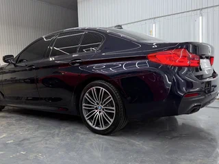 2019 BMW 5 серии 530d xDrive VII (G30/G31/G38), чёрный, 4699000 рублей, вид 4