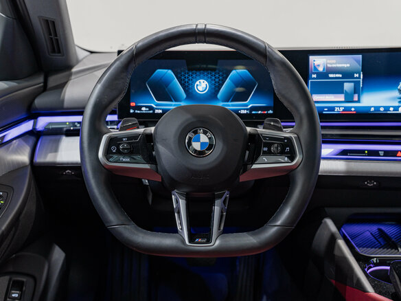 2024 BMW 5 серии 525i VIII (G60/G61/G68), чёрный, 6800000 рублей - вид 12