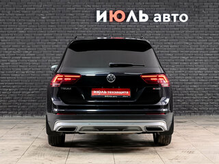 2018 Volkswagen Tiguan II, чёрный, 2550000 рублей, вид 5