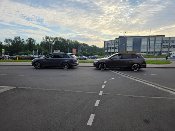 2016 Audi SQ7 I (4M), серый, 8050000 рублей - вид 6