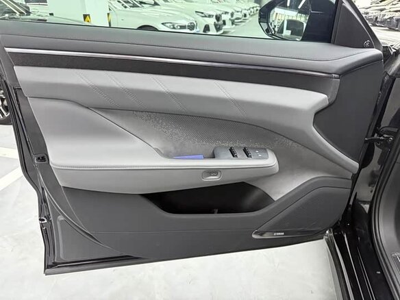 2025 Zeekr 001 95 kWh I Рестайлинг 2, чёрный, 6333000 рублей - вид 13